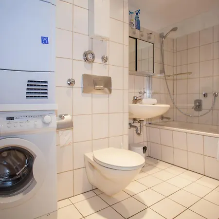Apartment Dr.-suren-strasse 13-10 *
